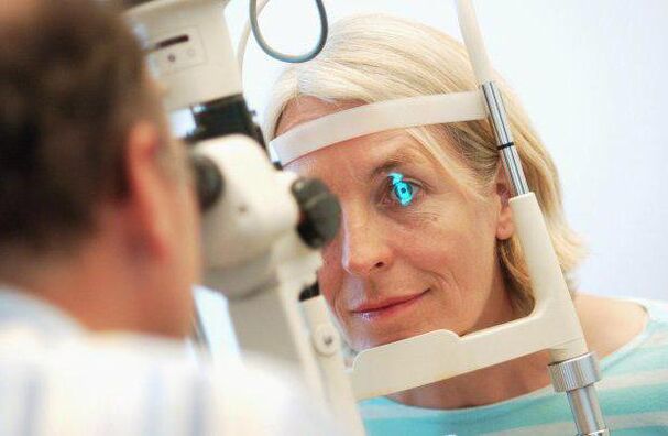Untersuchung des Fundus für Diabetes